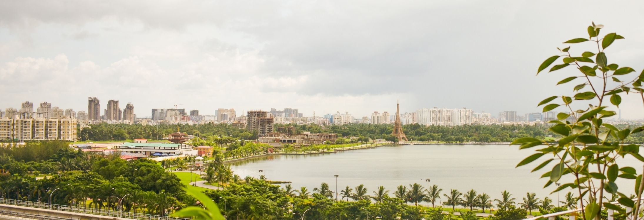 This place in India houses the Seven Wonders of the World