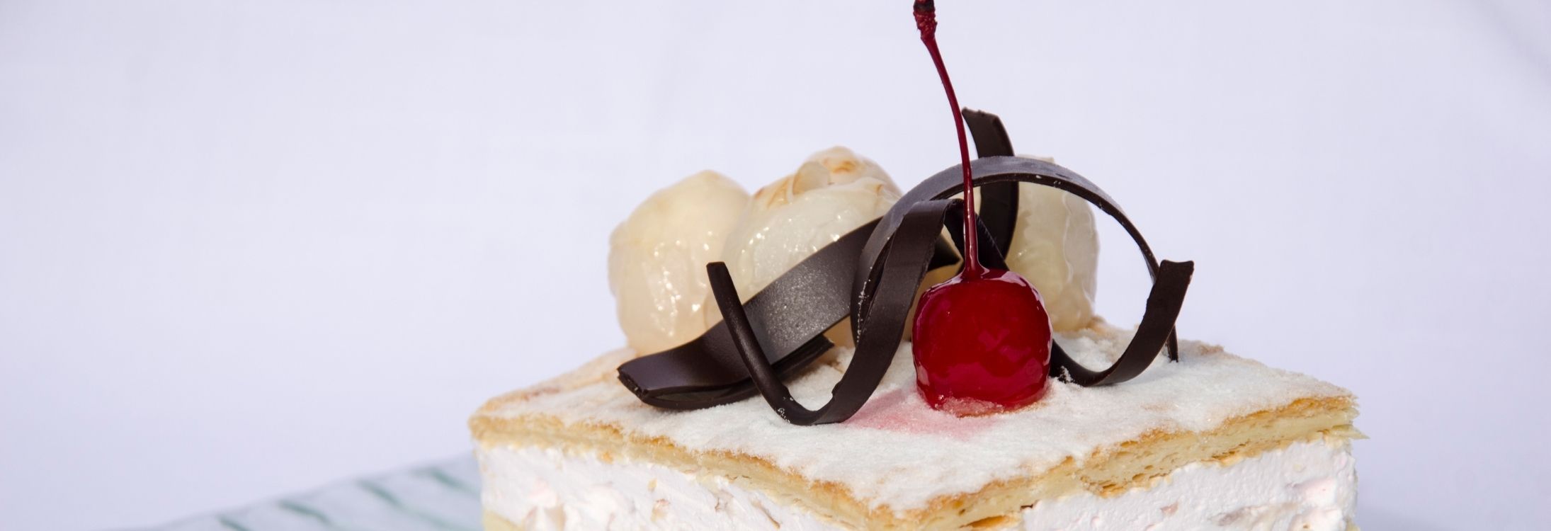 Pine Garden Lychee Martini Cake